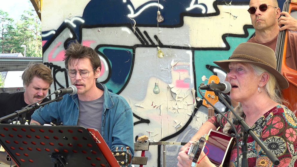 Bild från musik i Folket trädgård i Ställdalen.