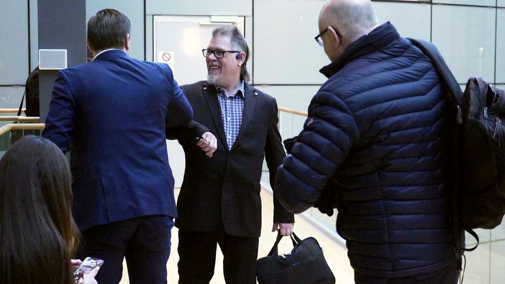 En glad Mats Fredlund efter domen i hovrätten.