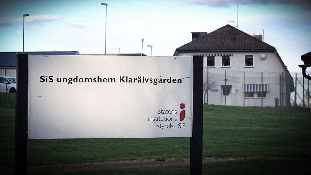 Skylt utanför SiS ungdomshem Klarälvsgården, som byggs om till en så kallad nivå 1-anstalt, den högsta säkerhetsklassen för ungdomshem i Sverige.