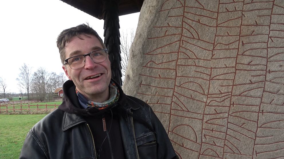 Gunnar Nordanskog Rökstenen Världen längsta runskrift i sten skyddas i krig med ”blåvita skölden”