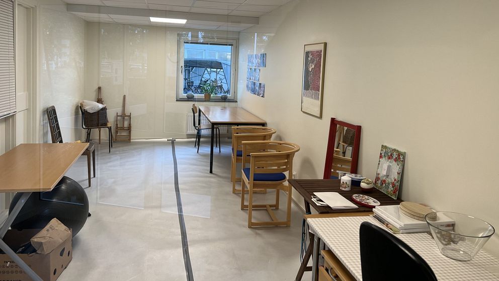 Ett pysselrum med papper utrullat på golvet. Här hade SVT Gävleborg sitt kontor.