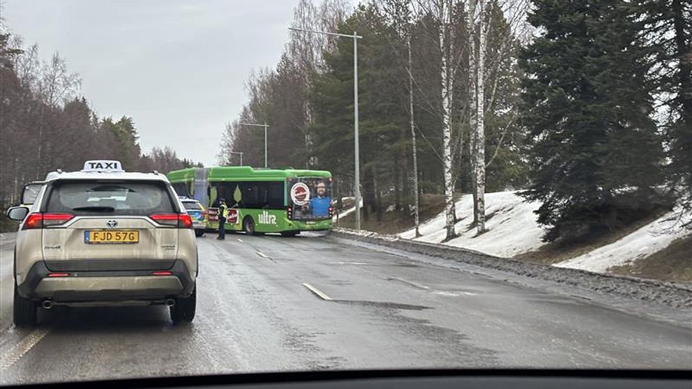 Högt tryck på akuten efter blixthalka i Umeå – kommunen sandade för ...