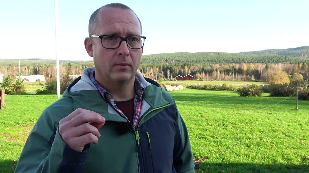 Rickard Granström (S) sitter som kommunstyrelseledamot i Älvsbyn och riktar skarp kritik mot LVU-hanteringen.