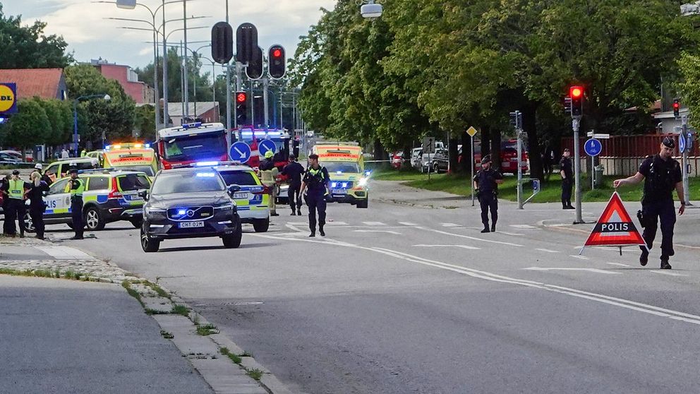 En blåljusutryckning på Karlslundsvägen i Örebroo