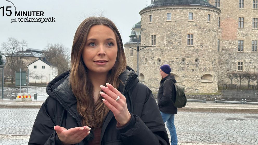 Mindie Norrie står framför Örebro slott.