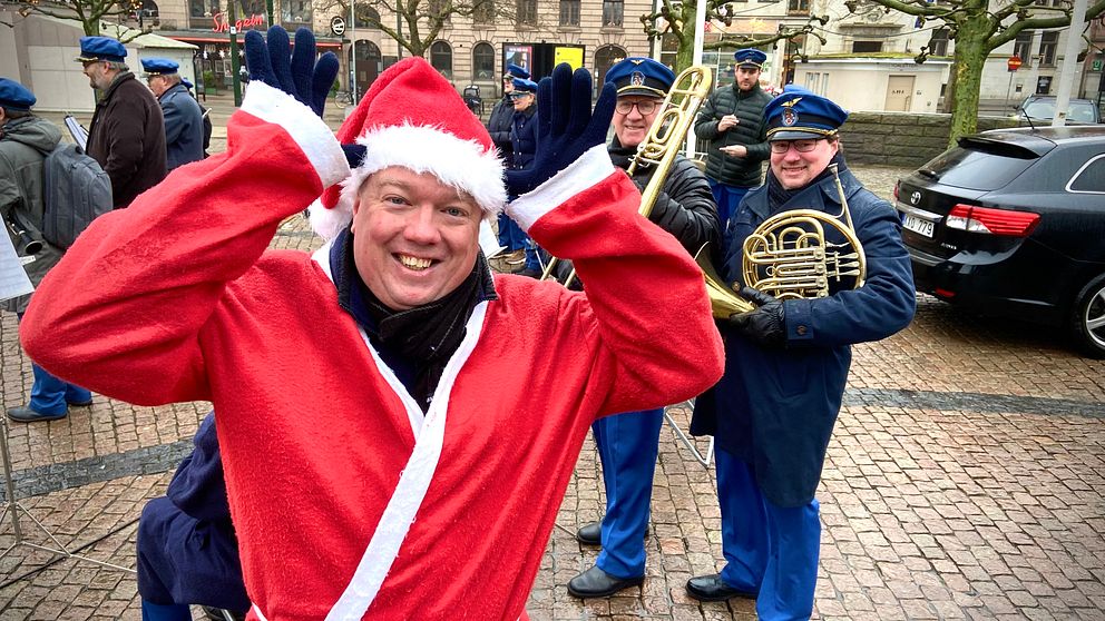 tomte på Stortorget i samband med årets julfirande