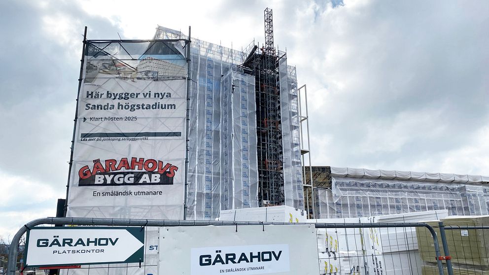 Bygget av ny skola vid Strandängen, skyltar som visar att Gärahov är byggherre