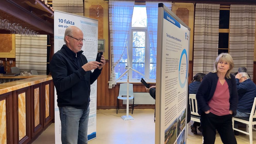 Intresserade på samrådsmöte om ny vindkraft på Björnhöjden i Sunne kommun.