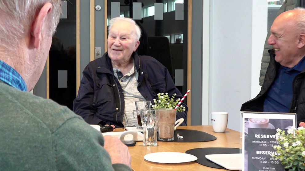 89-årige Karstein Blomli i Narvik minns dagen då tyskarna gav upp med ett leende.