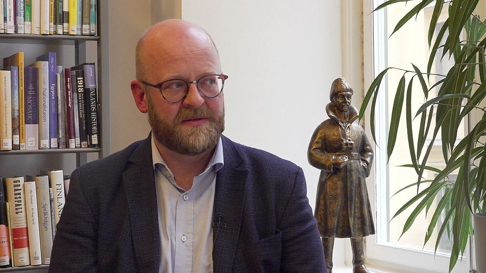 Historiantutkija Ville Kivimäen palkittu teos Murtuneet mielet on käännetty ruotsiksi