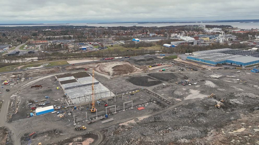 drönarbild över fabriksbygget i Mariestad