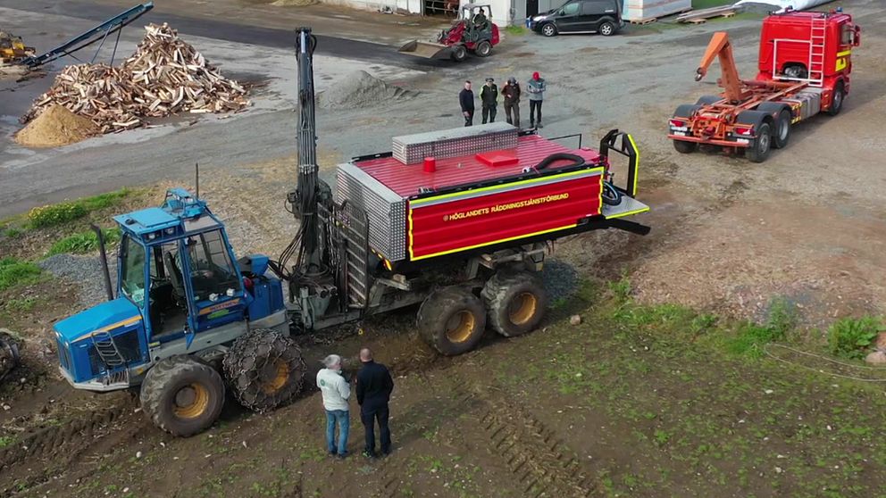 Skogsmaskin görs om till brandbil för att bekämpa skogsbränder