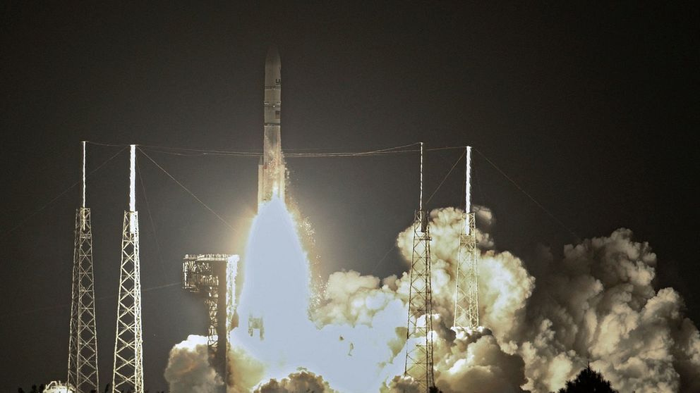 Bild från Nasas webbsändning då Vulcan-raketen lyfter från Cape Canaveral i Florida, natten till måndagen lokal tid.