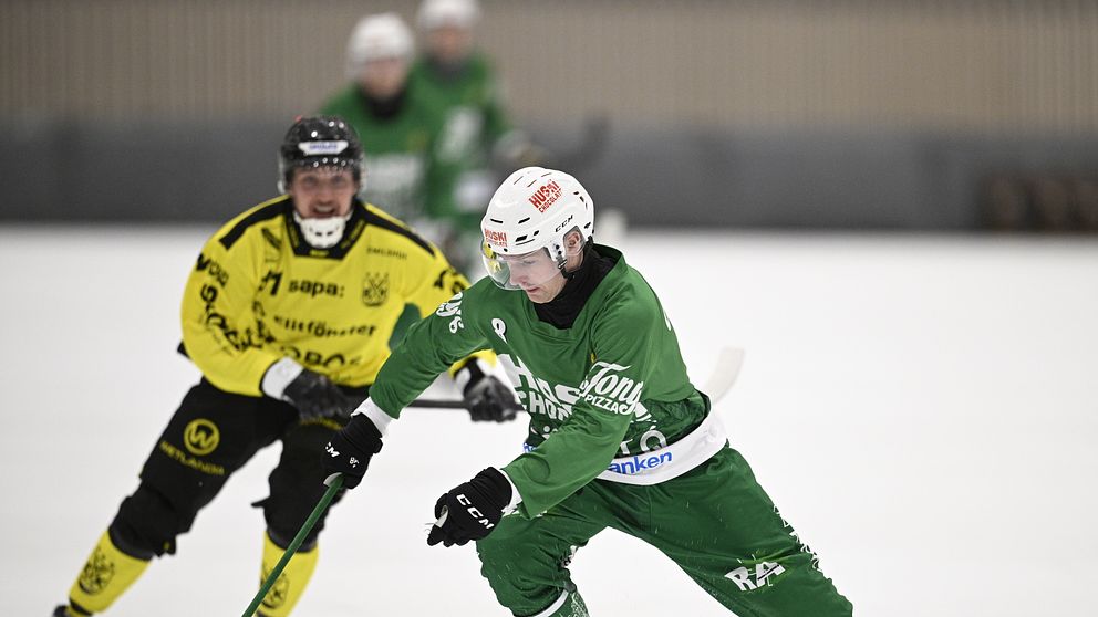 Mötet mellan Vetlanda och Hammarby rivstartade med två heta dueller redan i matchens första minut.