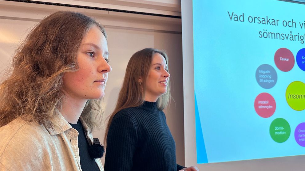 Två psykologstudenter från Umeå universitet leder sömnskola