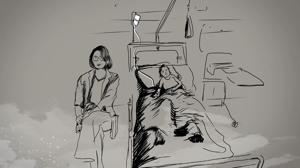 En teckning på en kvinna som sitter på en stol bredvid en sjukhussäng. I sängen ligger ett barn.