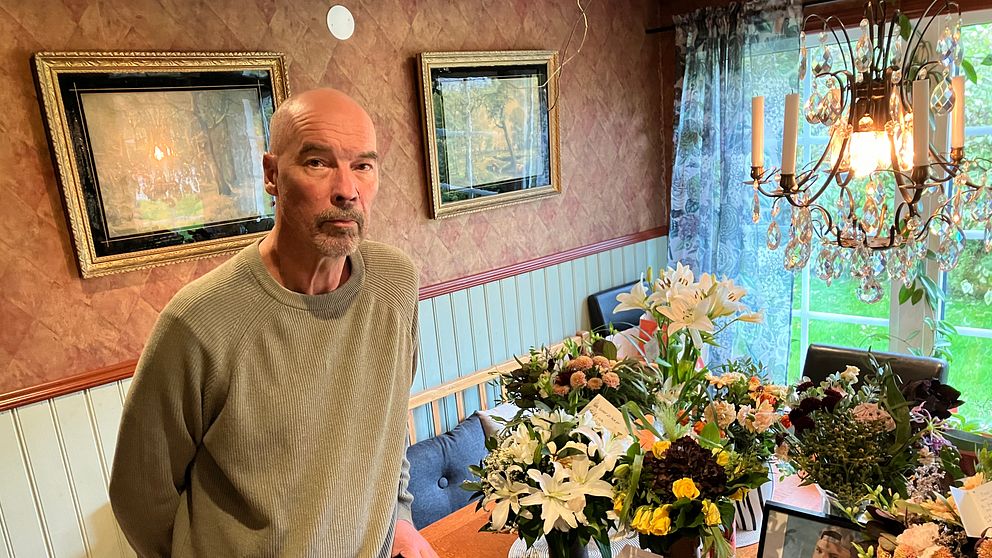 I klippet hörs pappa Lennart Ivemyr berätta om hur familjen överösts med kärlek efter sonen Eriks tragiska bortgång.