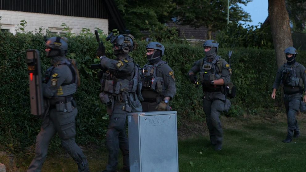 Insatsstyrkan slog till mot en bostad efter skjutningen i Skurup