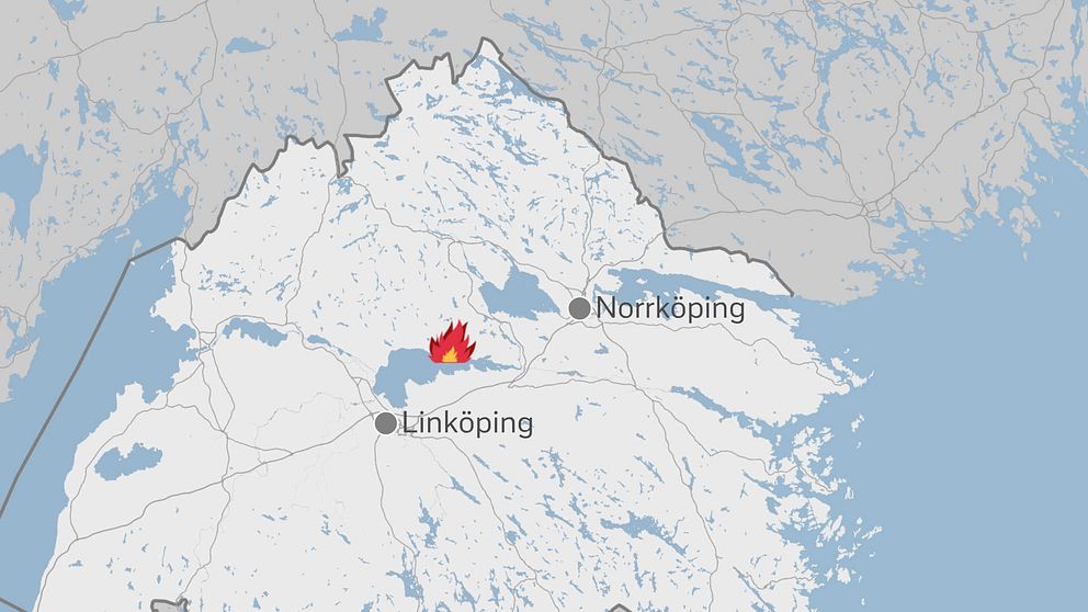 Karta mellan Linköping och Norrköping med en röd markering för brand väster om Norrköping.