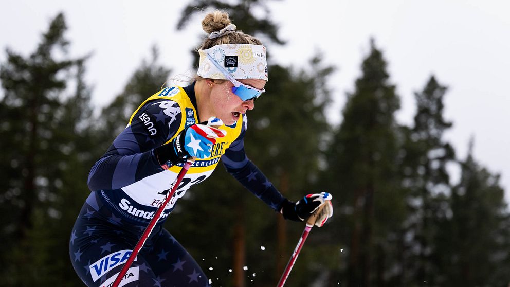 Den amerikanska längdskidåkaren Jessie Diggins under ett världscuplopp 2023.