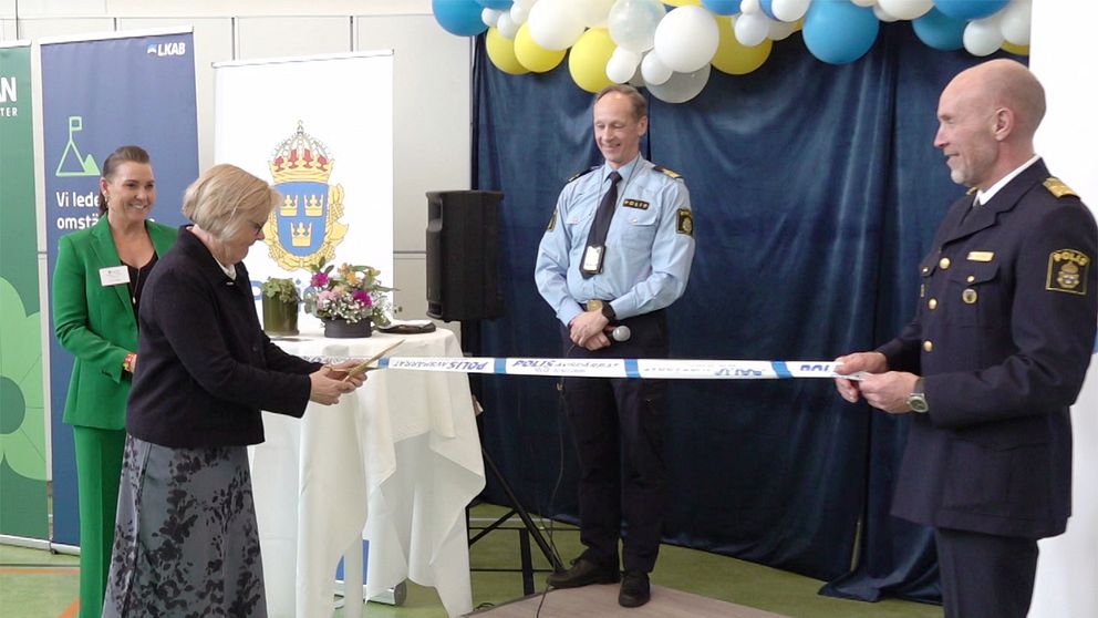 Rikspolischefen Petra Lundh invigde det nya polishuset i Kiruna.