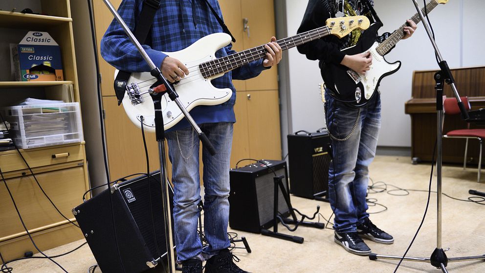 Elever spelar gitarr och sjunger i Kulturskolan i Stockholm.