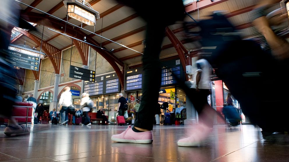 Elfel på Göteborgs centralstation – åtta spår var strömlösa | SVT Nyheter