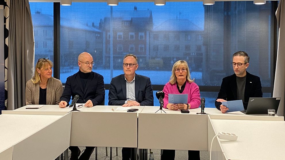 Representanter för Kalmar kommun under presskonferensen om it-attacken.