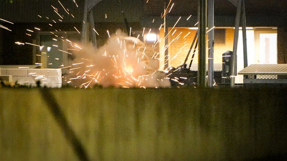 Det sprängs föremålet av bombgruppen.