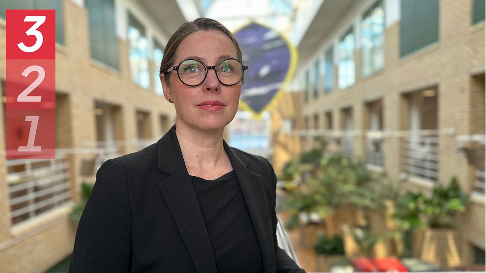Camilla Hakelind, psykolog och lektor vid institutionen för psykologi, med Umeå universitet i bakgrunden