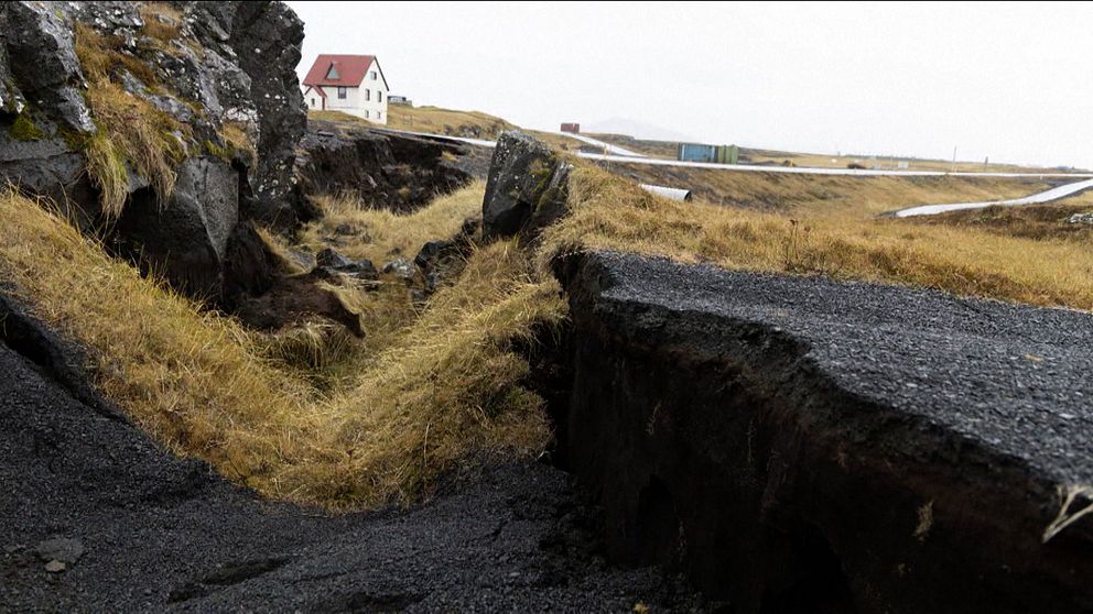 Jordskalv lämnar sår i landskapet på Island