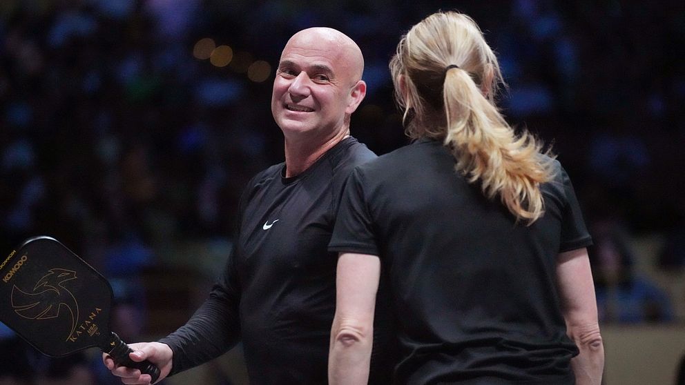 Andre Agassi vann sin första proffsmatch i pickleball.
