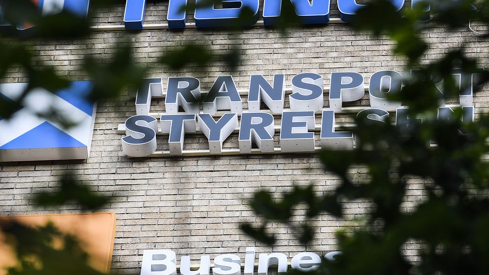 Transportstyrelsens skylt utanför kontoret i Örebro.