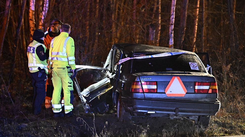 Olycka med A-traktor på riksväg 21