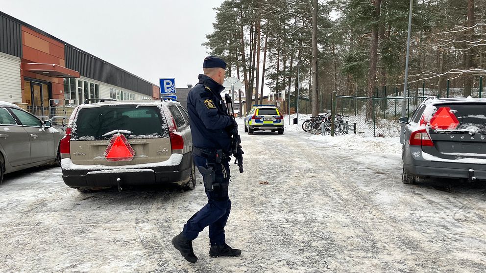 13.35 sänder SVT live om händelseutvecklingen i Karlstad.