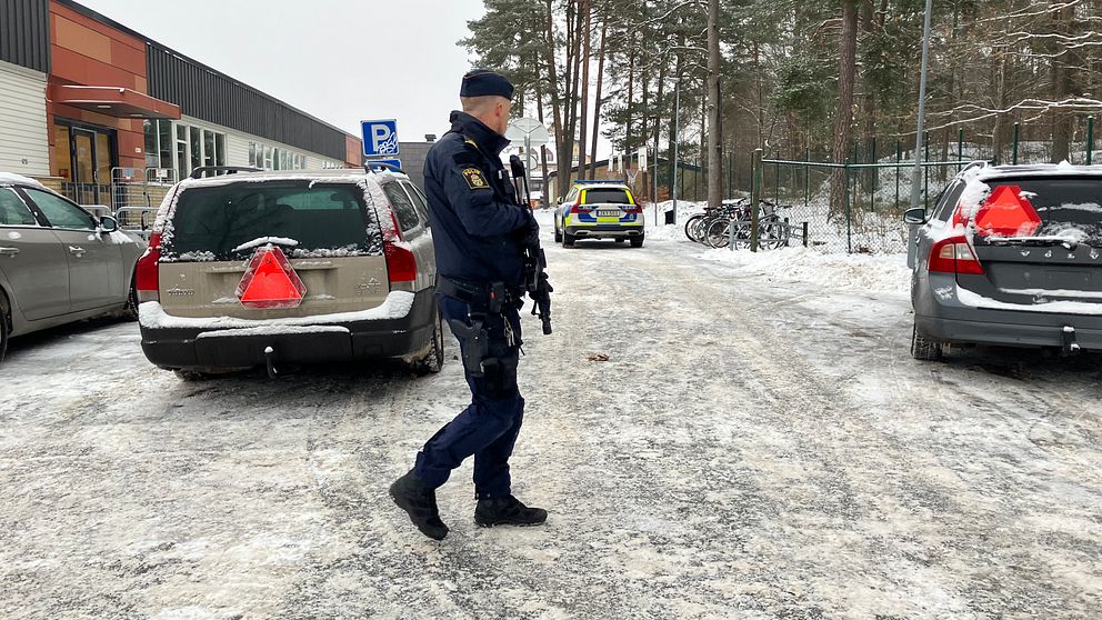 13.35 sänder SVT live om händelseutvecklingen i Karlstad.