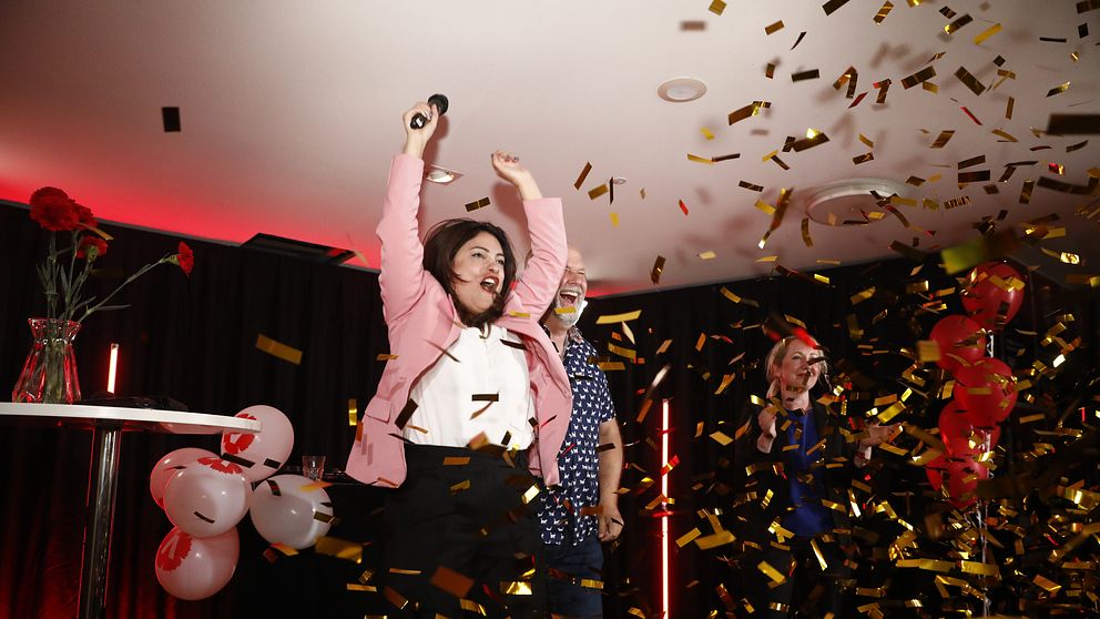 Vänsterpartiet firar på sin valvaka. Foto: Mickan Mörk/TT