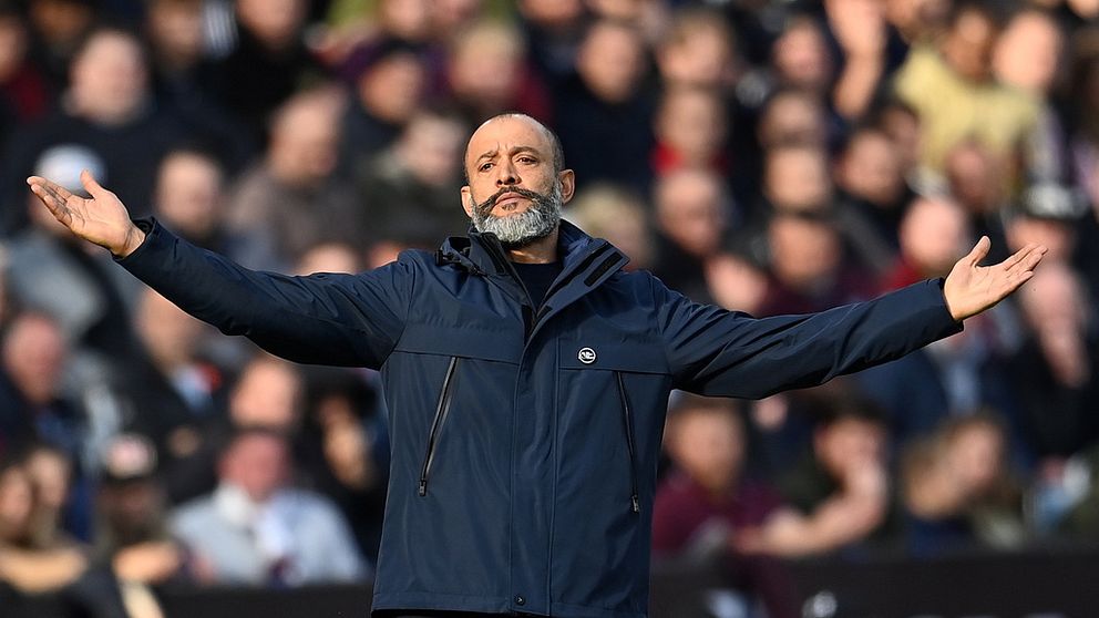 Nuno Espírito Santo kommer tillbaka till Premier League och tar över Anthony Elangas Nottingham.