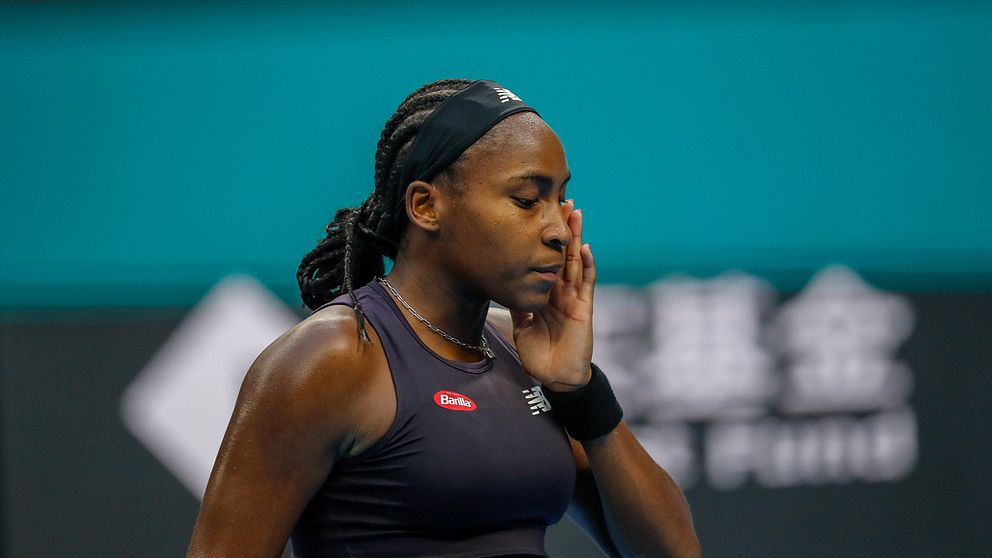 Coco Gauff pressades till det yttersta i China Opens andra omgång och håller vinstsviten intakt. Den är nu uppe på 14 raka segermatcher.