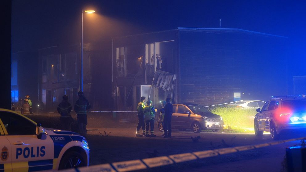 Skador på fasaden efter explosion i Storvreta.
