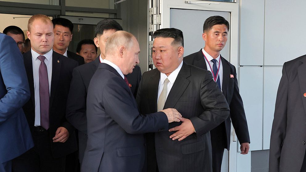 Vladimir Putin reser inom kort till Nordkorea för ett nytt möte med Kim Jong-Un. Här kommer den ryske presidenten att välkomnas med öppna armar och som det koreanska folkets ”närmsta vän”.  Men hur ska man egentligen förstå vänskapen?