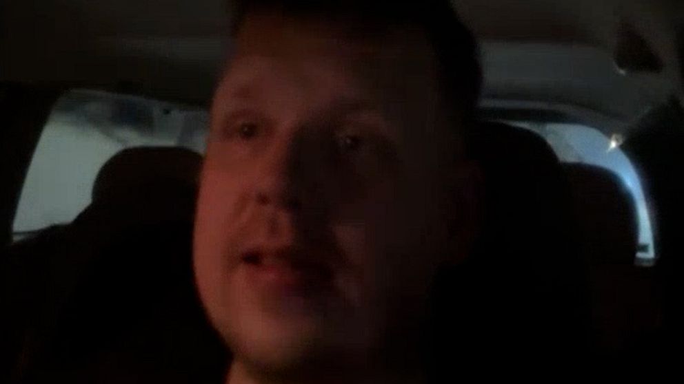 Robin Tuvestam som suttit fast i snökaoset