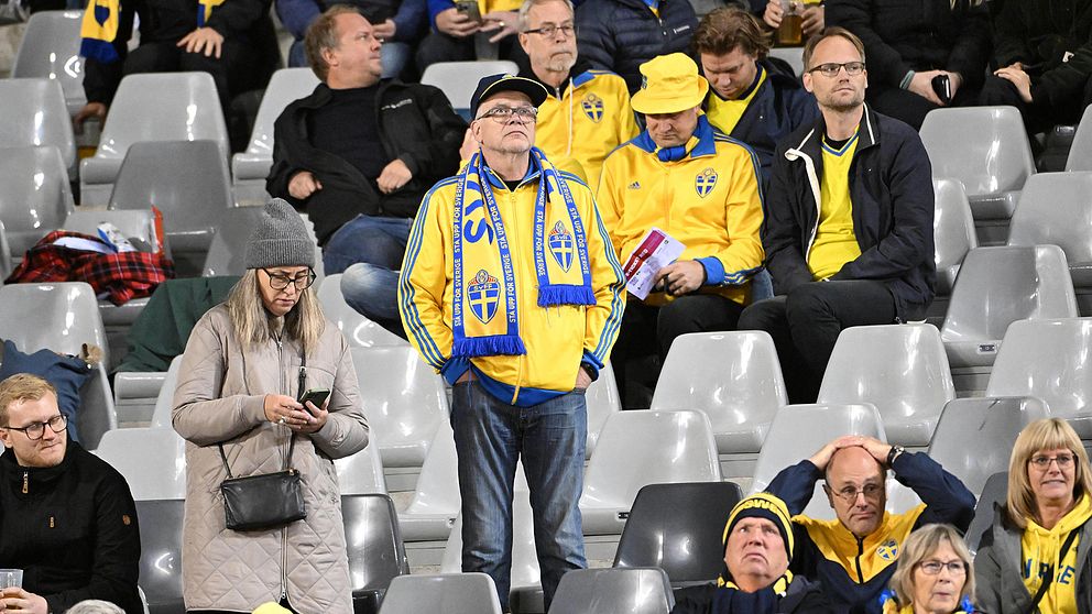 Svenska supportrar under EM-kvalet mot Belgien i Bryssel.