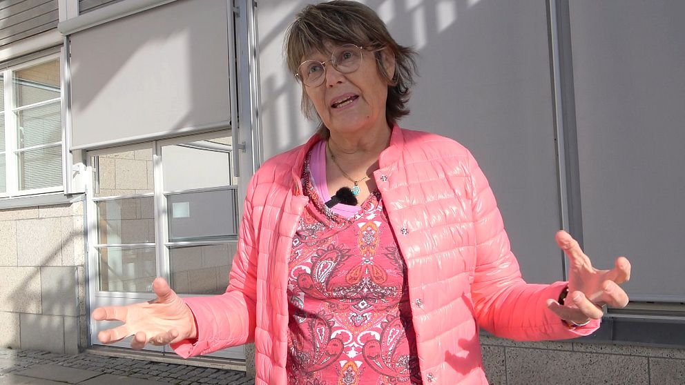Marie Buhr (V) med rosa jacka.