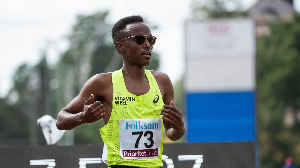 Suldan Hassan är ny svensk rekordhållare i maraton.