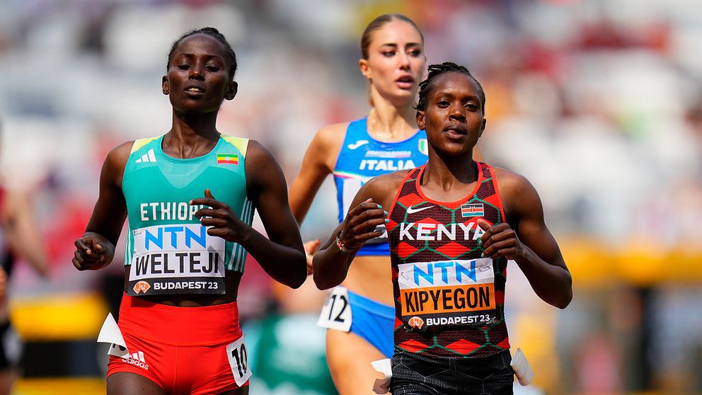 Diribe Welteji och Faith Kipyegon möttes även vid VM i Budapest. Här i ett försöksheat på 1 500 meter.