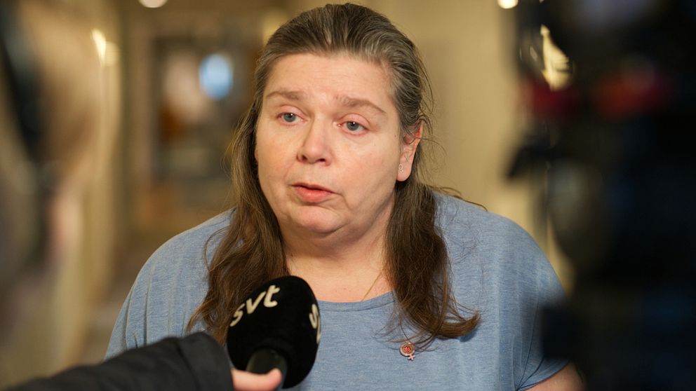 Kristine Andersson (S), ordförande i folktandvårdsnämnden i region Örebro län intervjuas av SVT.