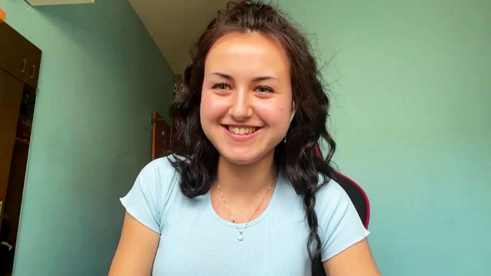 18-åriga spanjorskan Andrea Gonzalez Martinez som ska jobba i vården i Boden i sommar.