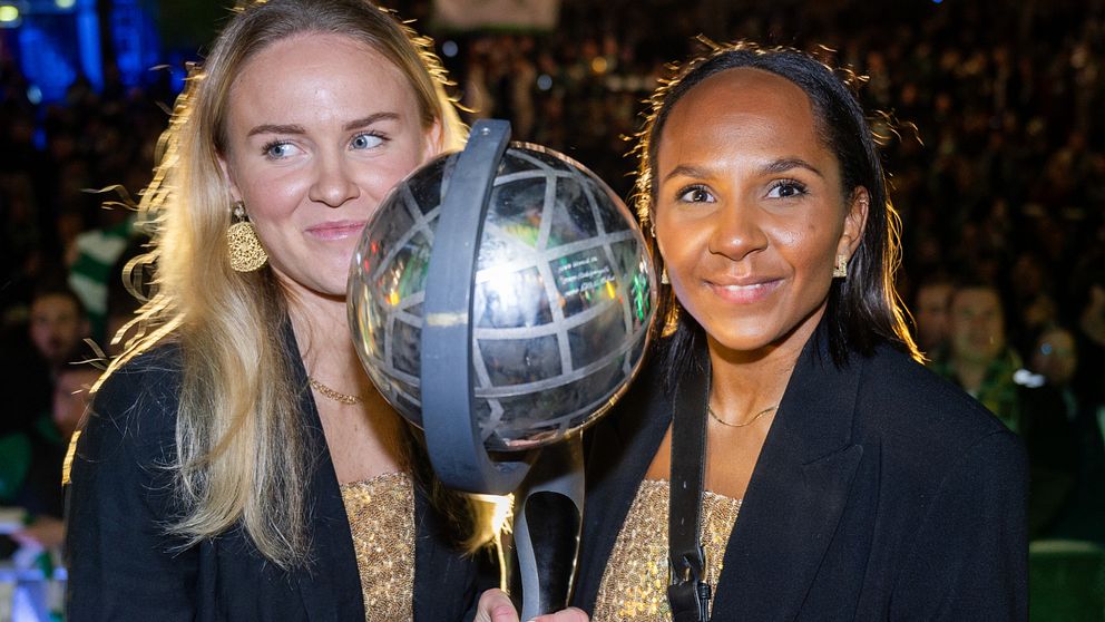 Matilda Vinberg och Madelen Janogy med Kronprinsessan Victorias pokal.