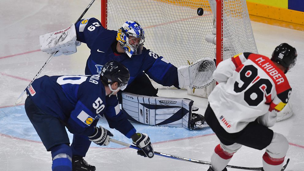 Bild från ishockeymatch mellan Finland och Österrike